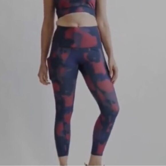 ALEXO ATHLETICA CAMO LEGGINGS LARGE - Picture 1 of 8